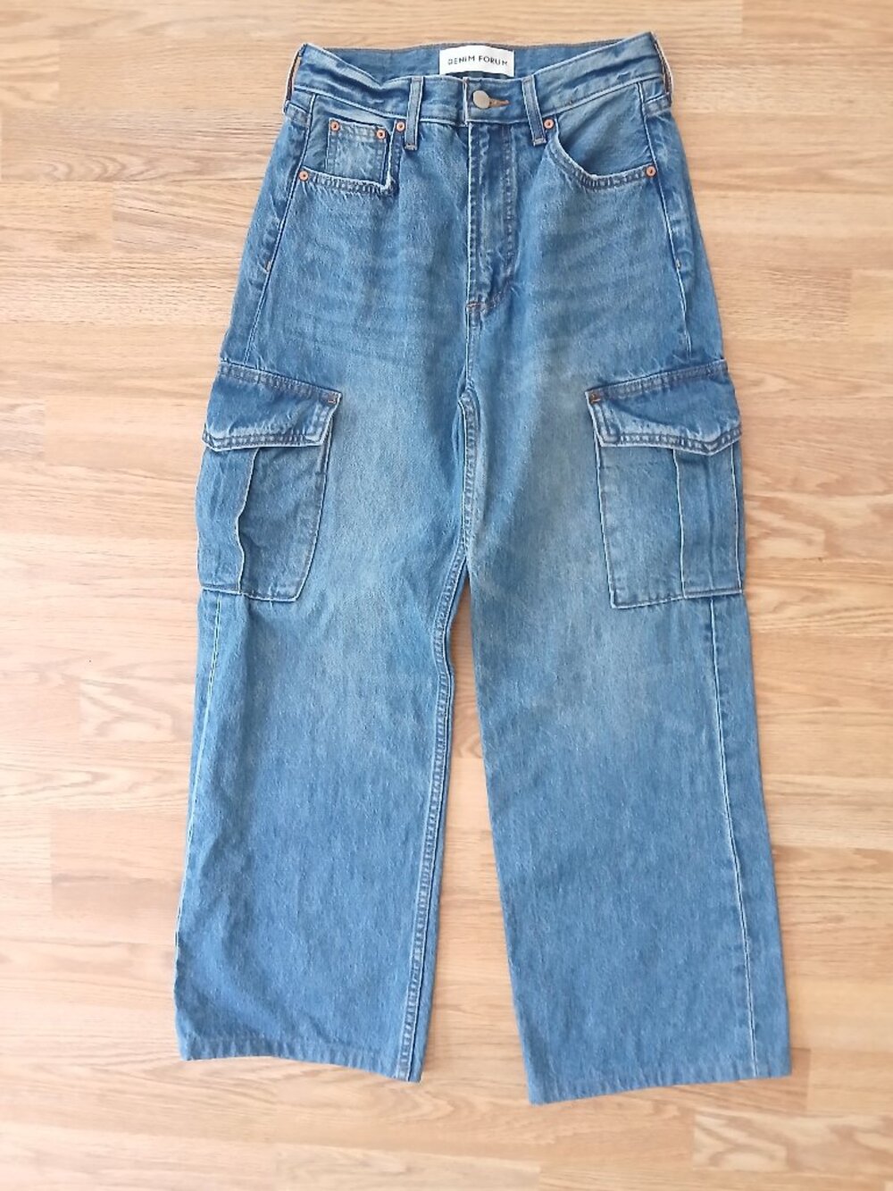 Aritzia Denim Forum The Farrah Hi-Rise Wide Cargo Jean Inseam 27" Size 25 - Picture 3 of 7